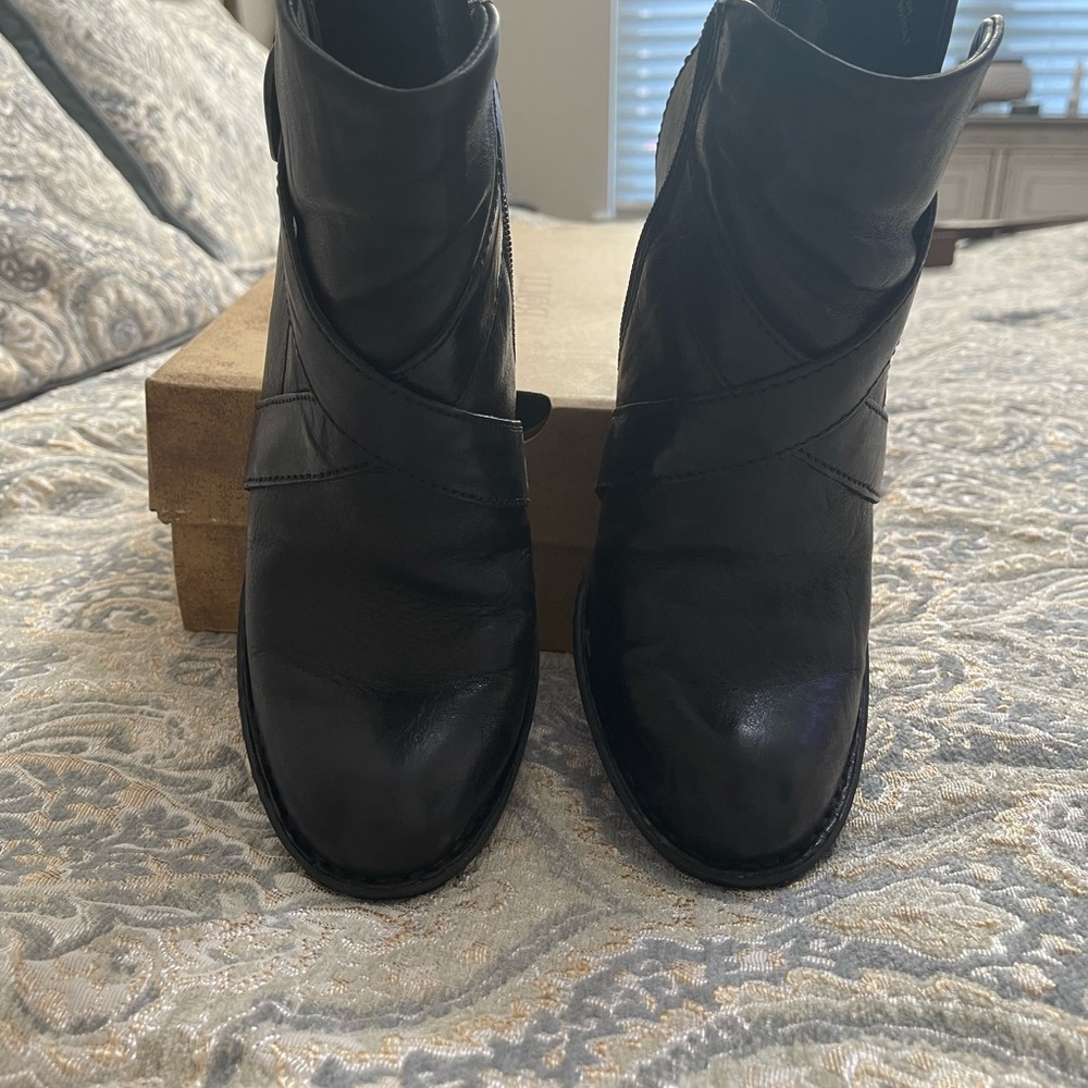Born black ankle boots